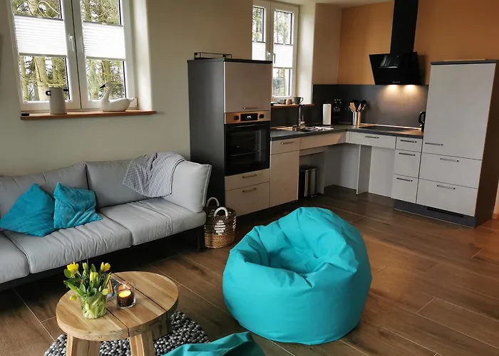 Auwer Hills - Om Stall *