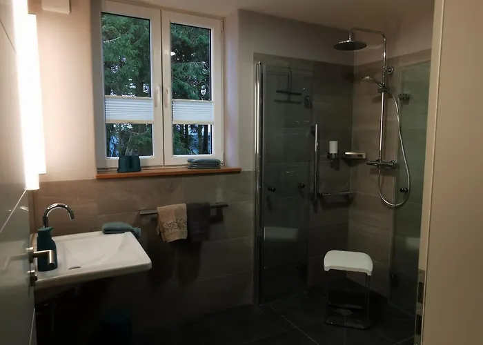 Auwer Hills - Om Stall *