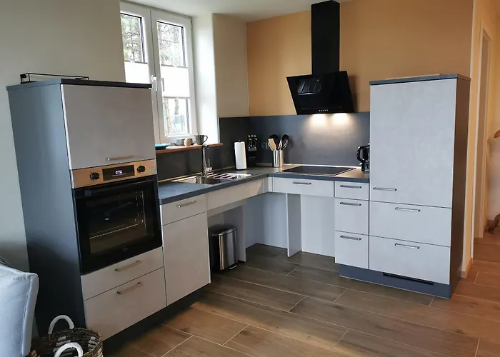 Auwer Hills - Om Stall